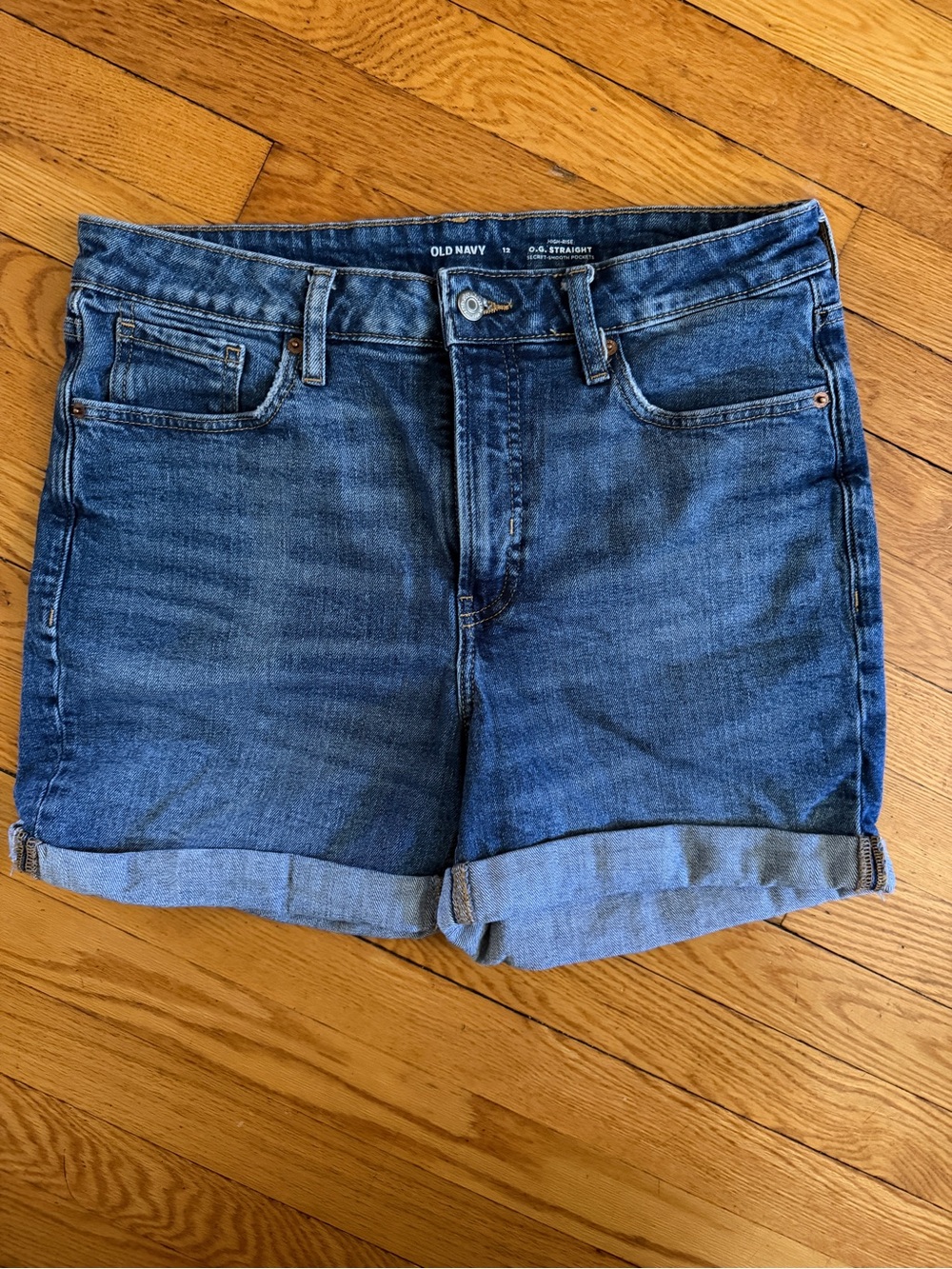 Old Navy Blue Denim Roll-Cuff Women’s Shorts size 12